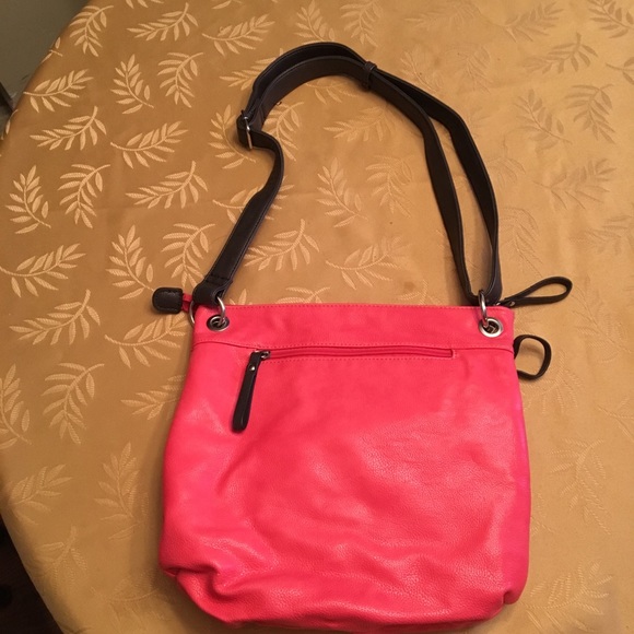 Fun spring/summer purse - Picture 2 of 3
